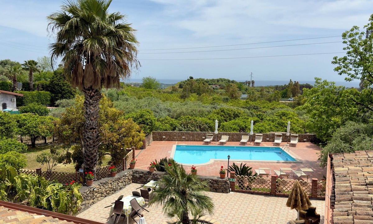 Calatabiano Villa | I Casali - Private village with swimming pool