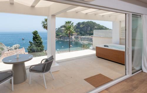 Mazzaro Apartment | Iancu Charme Apartments