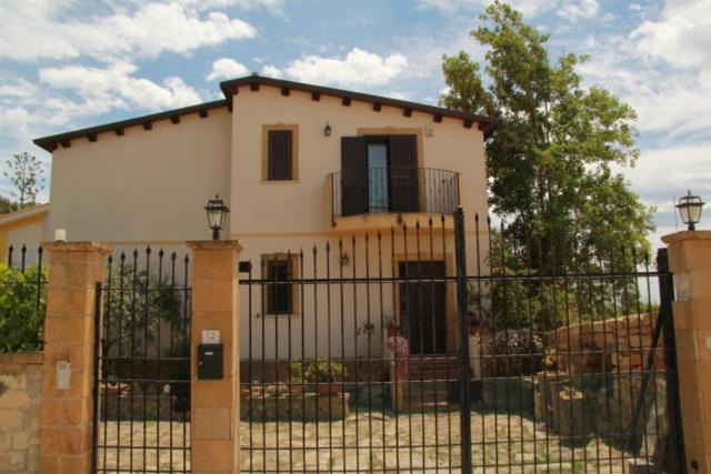 Noto Marina House | Il giardino di Petra