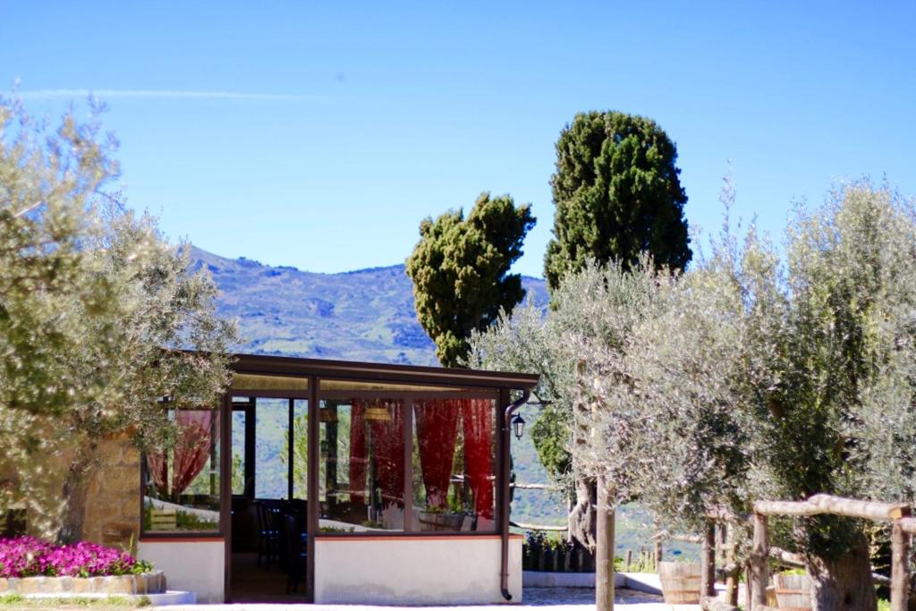 Pettineo House | Il Giglio