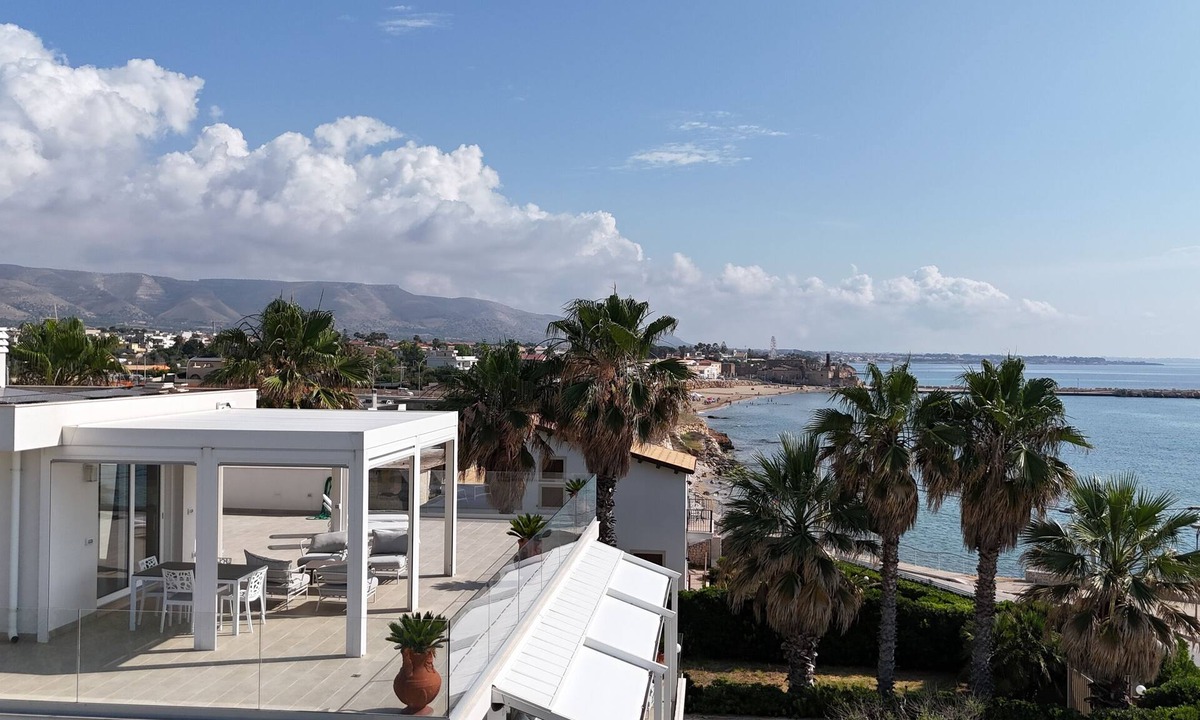 Avola Villa | Il San Carlo Puntocom Suite, sea ​view, with swimming pool and parking