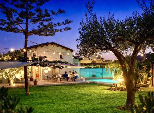 Chiusa di Carlo House | Incantevole villa con piscina e giardino a poca distanza dalle spiagge piu belle