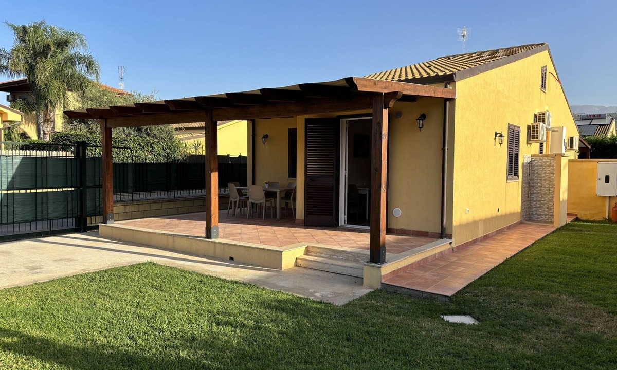 Piana Calzata Villa | Independent villa 2 with garden near the sea 10 km from Cefalù