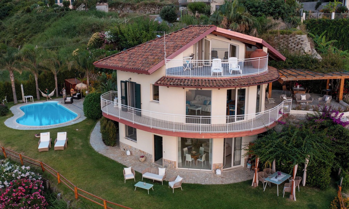 Marina di Zambrone Villa | Infinity villa with private pool