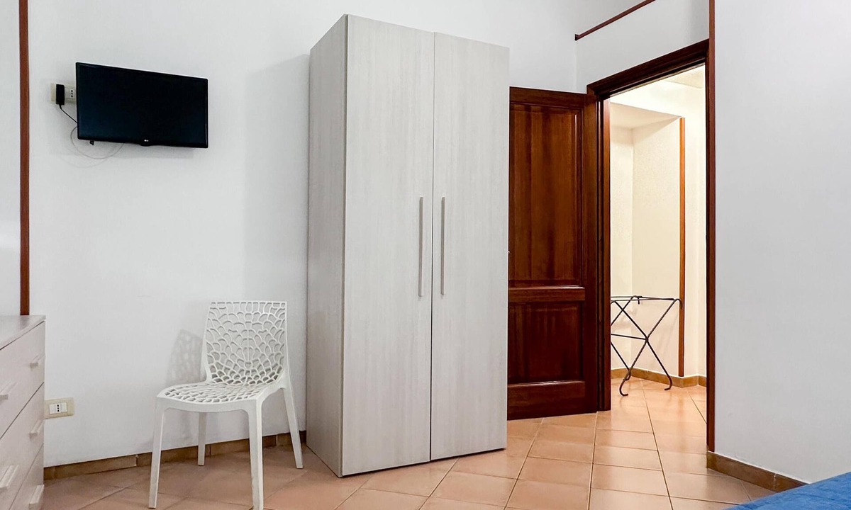 Meta Apartment | Iris .