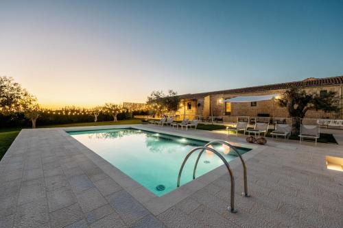 San Filippo Villa | ISULATRAVEL - Villa Torre Molino with HEATED POOL