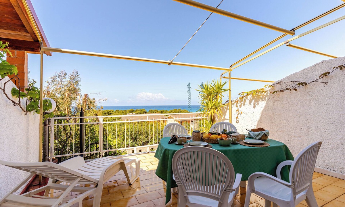 Scaro-Reggio-Scornavacca-Vardano Apartment | Villa see view - 5min walk to the beach