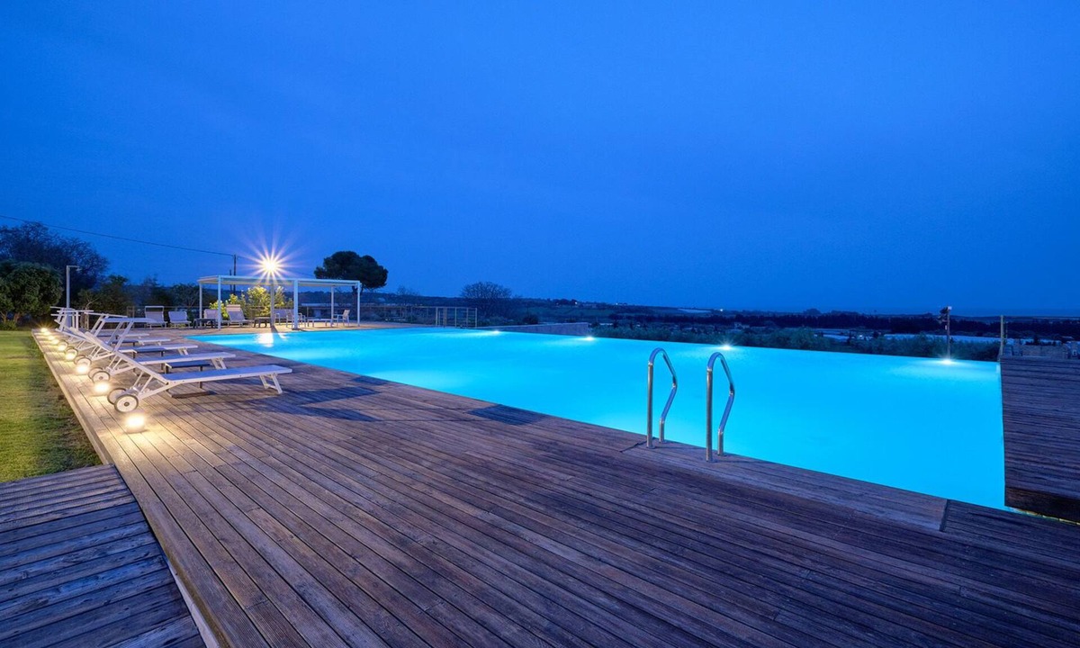 Eredita Resort | Kaos, holiday home with view in a resort with swimming pool