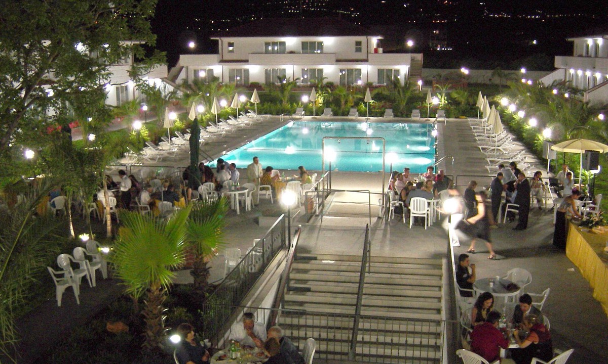 Fondachello Hotel | King's House Hotel Resort