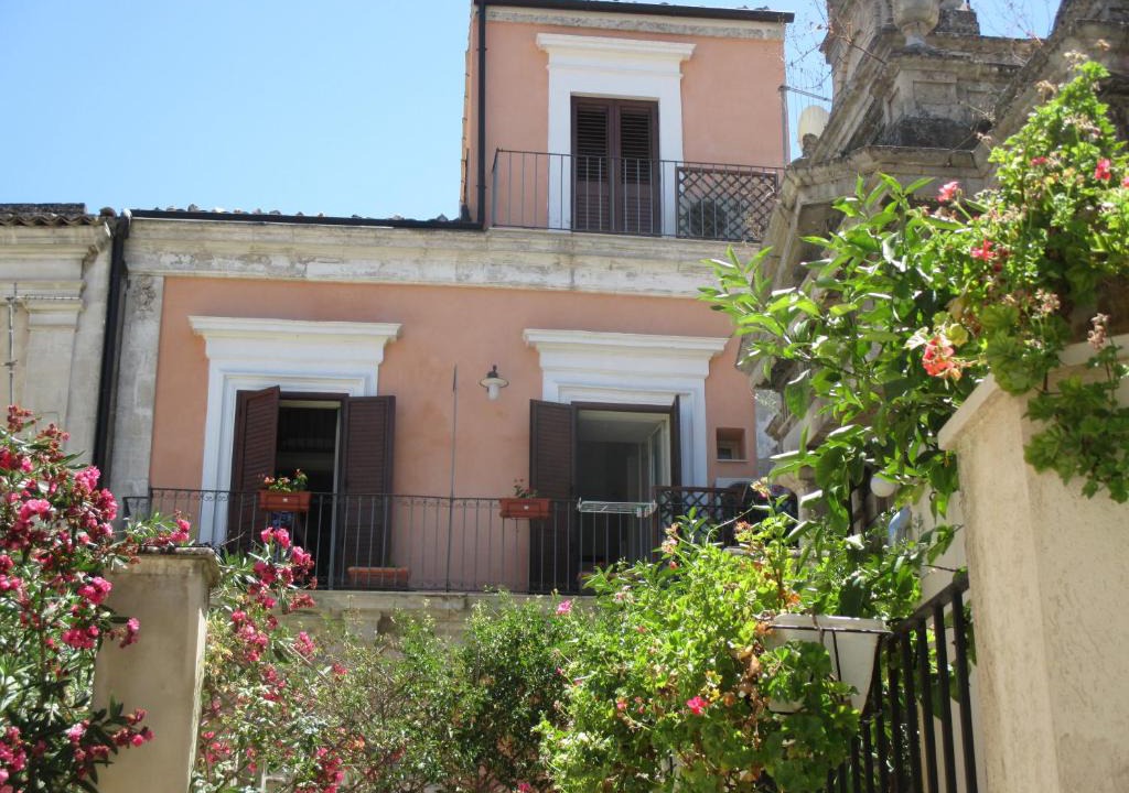 Casa Papa House | La Casa Rosa