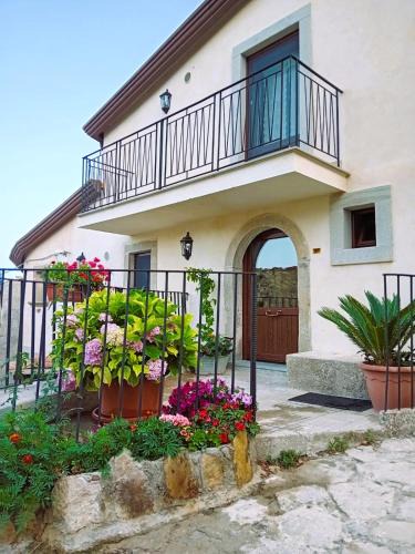 Montalbano Elicona Hotel | La Casetta del Vento