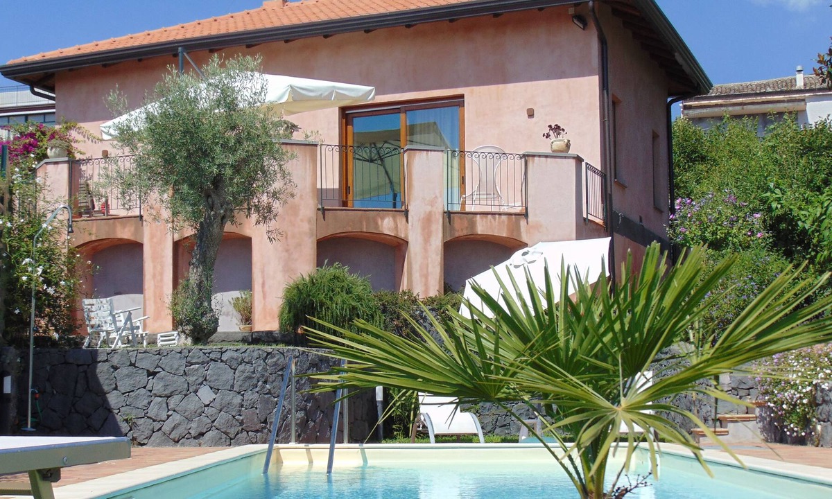 Zafferana Etnea Bed & Breakfast | La Corte di Bafè