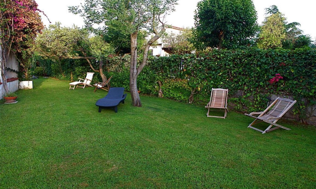 Castellabate Villa | LA DOLCE VILLA: a charming Mediterranean place with a beautiful relaxing garden