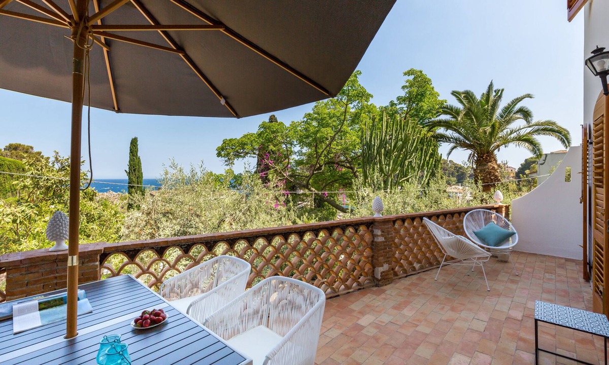Spisone House | La Matrangela Charme Apartments "Il Giardino"