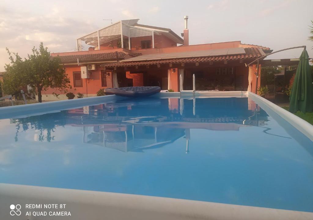 Fontane Bianche House | La stanza delle Muse in Villa con Piscina
