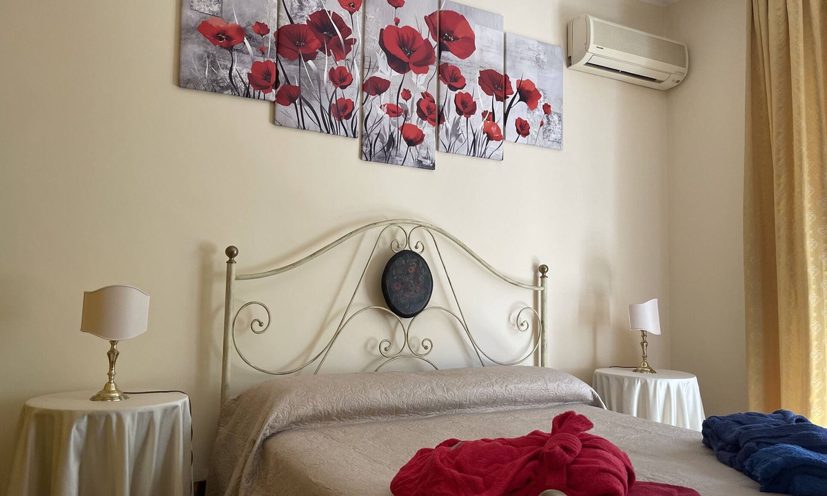 Reggio Calabria Apartment | Lady House
