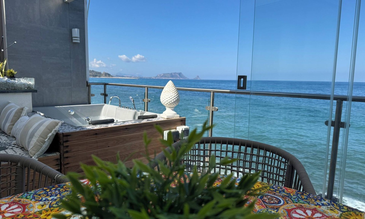 Trabia Apartment | Last Minute-Jacuzzi & Sea View