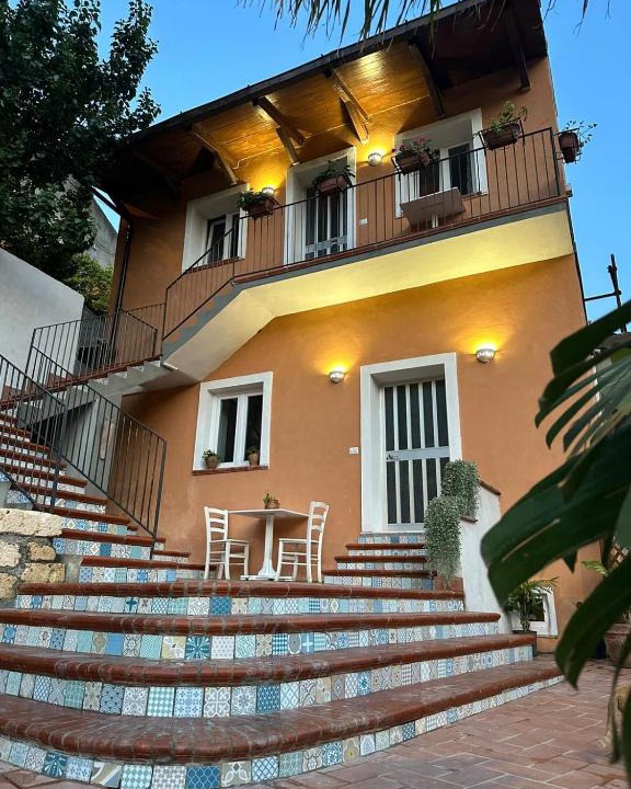 Saponara House | Le Maioliche
