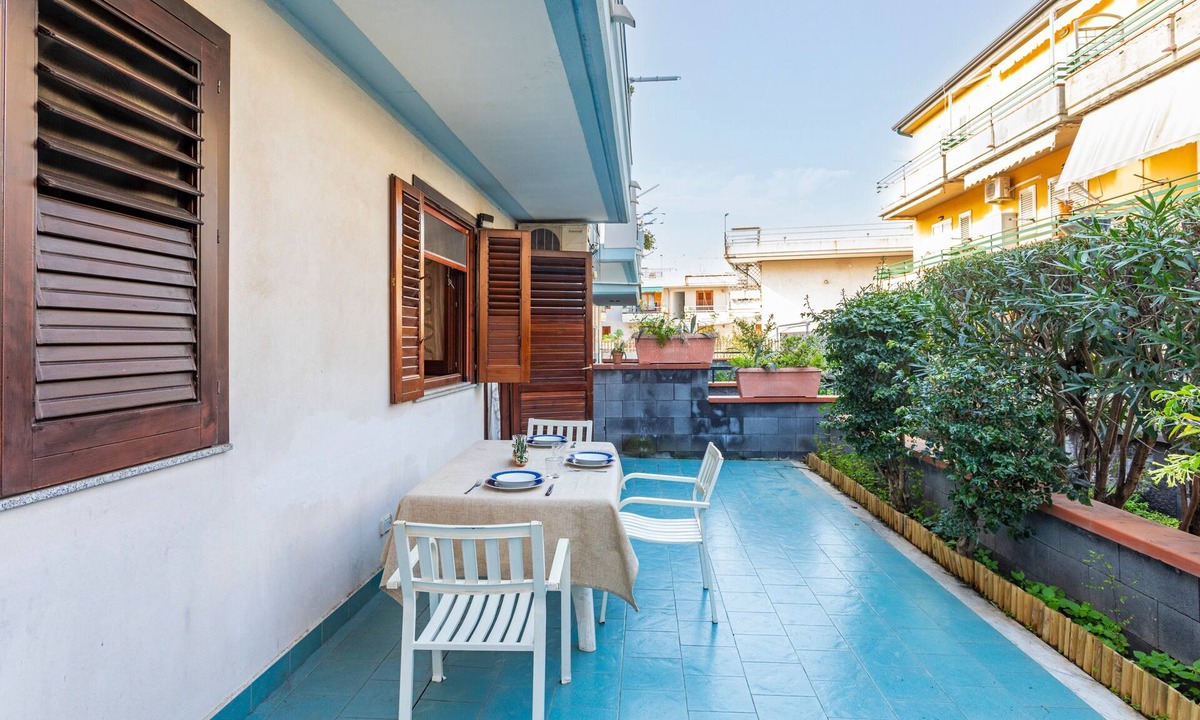 Fondachello Apartment | Le Piramidi House Apartment with Shared Pool, Wi-Fi, and Air Conditioning