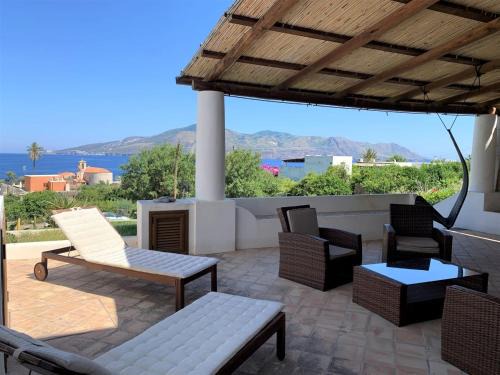 Lingua House | Le Terrazze di Salina, a 100 mt dalla spiaggia