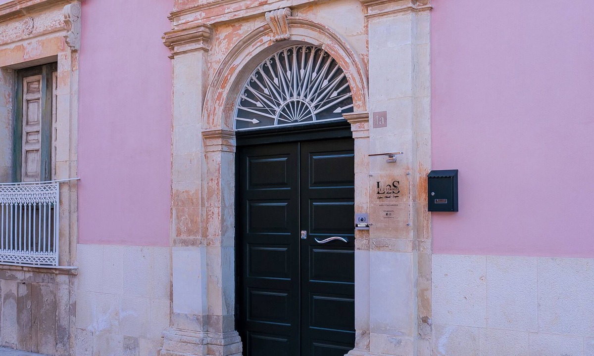 Vittoria House | Le2Stanze