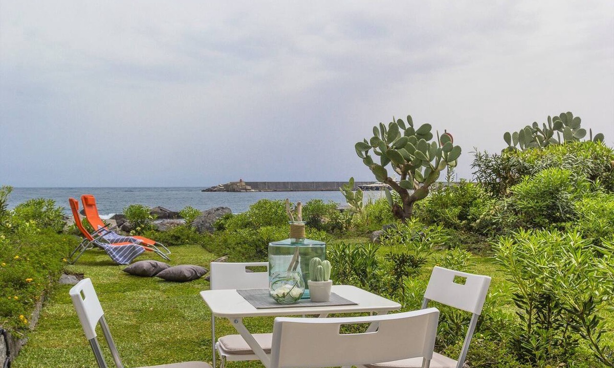 Coste Apartment | Les Suites Apartment 1
