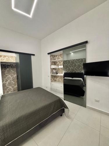Pozzuoli House | Lindas Room