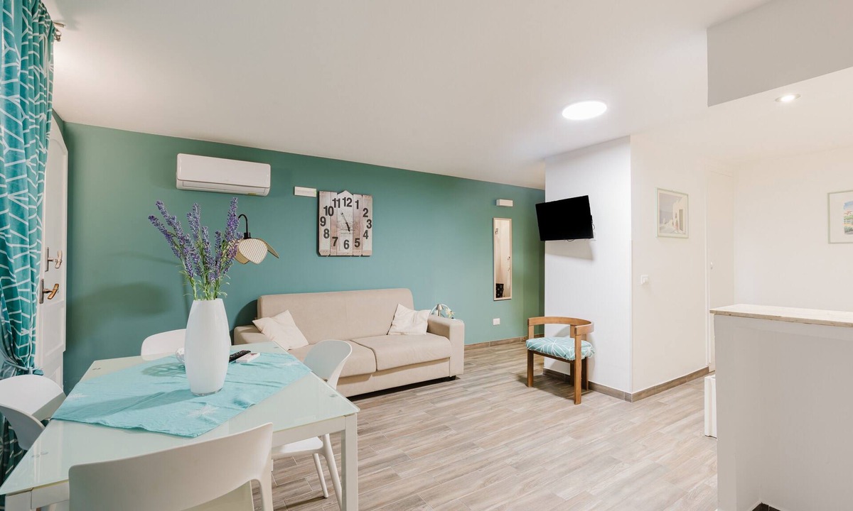 Mazara del Vallo Apartment | Loft 'Benny - Mazara Del Vallo' with Wi-Fi and Air Conditioning