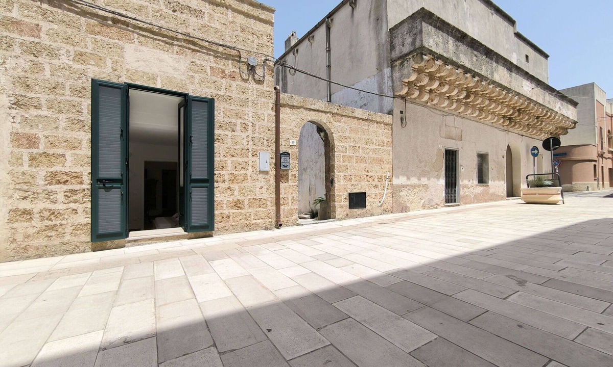 Morciano di Leuca Apartment | Lovely apartment for 4 people with A/C, TV, patio and pets allowed