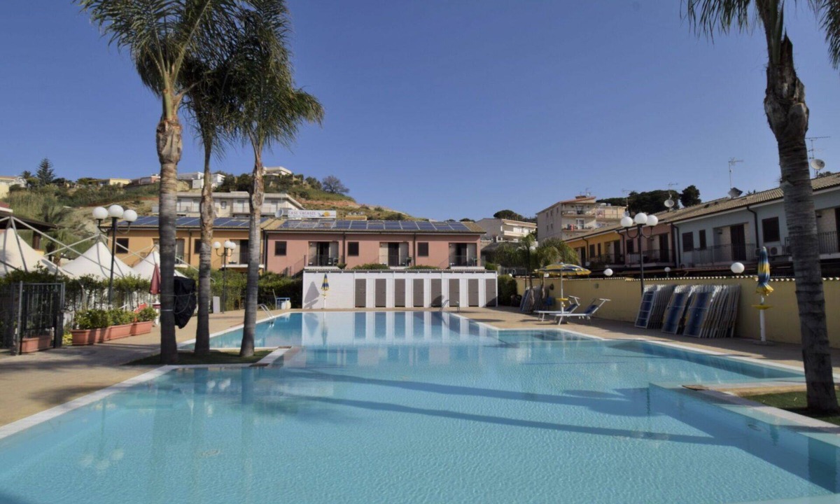 Porto Empedocle Apartment | Lovely apartment for 4 people with pool, A/C, WIFI, TV and balcony