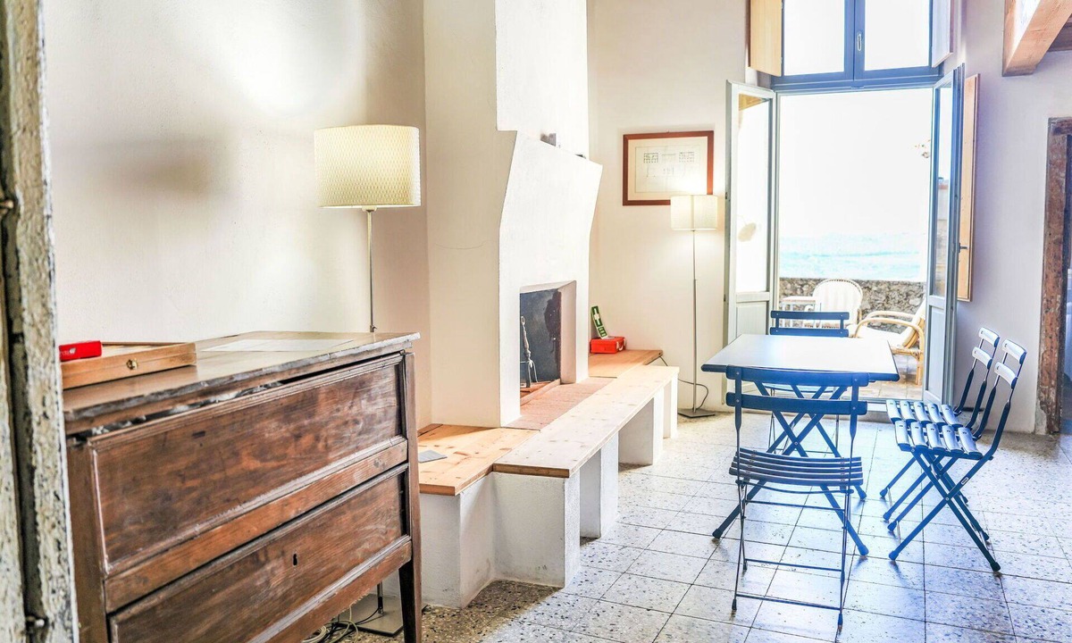 Strongoli Apartment | Lovely apartment for 4 people with WIFI, balcony, pets allowed and panoramic view