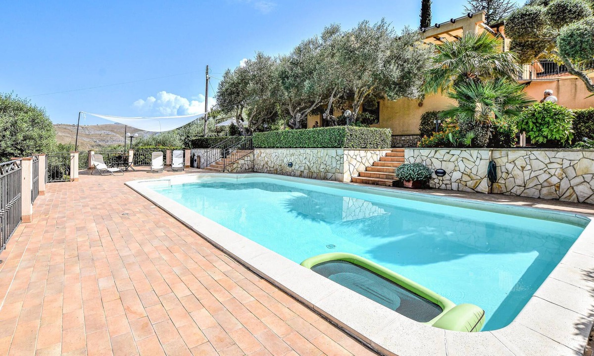 Casteldaccia Apartment | Lovely apartment in Casteldaccia with WiFi
