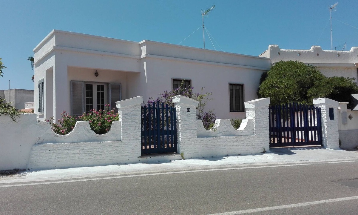 Santa Maria di Leuca Villa | LUNGOMARE LEUCA Cute Mediterranean house 30mt from the sea with views, ac🐾
