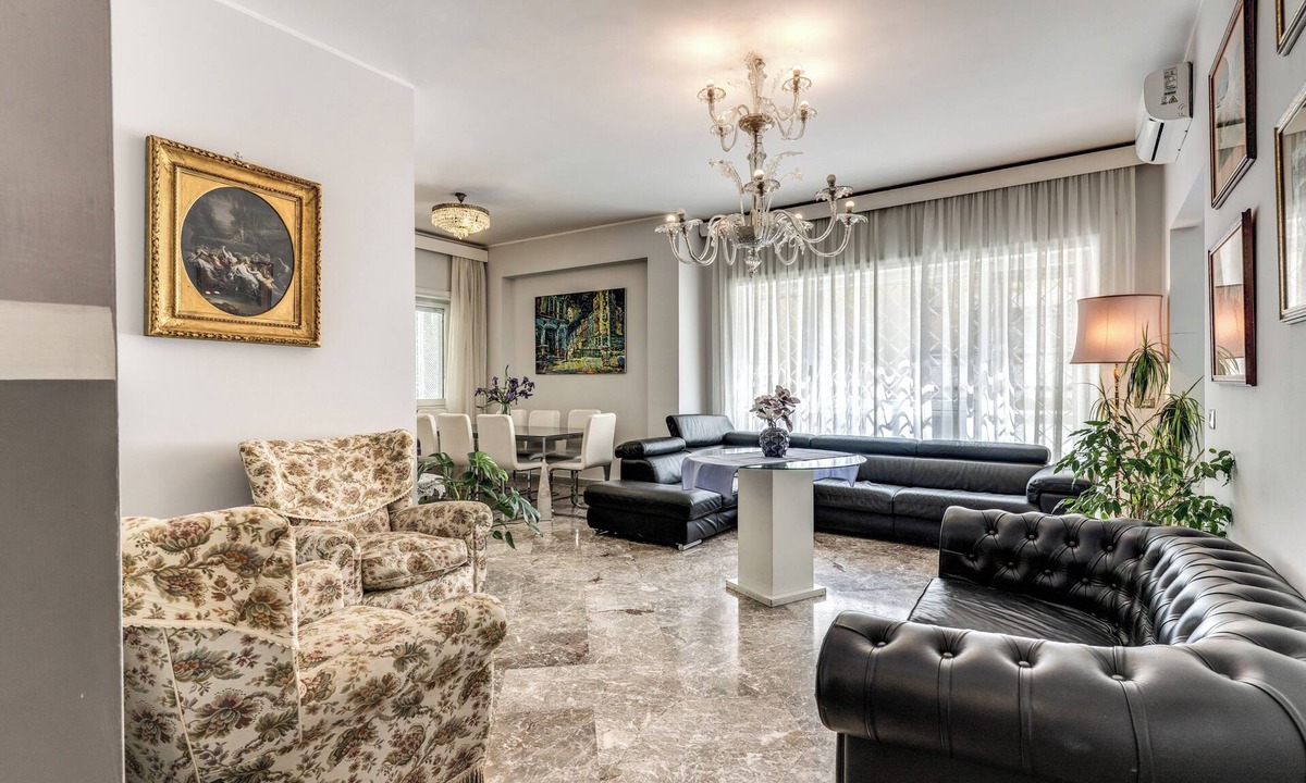 Quartiere XIII Aurelio Apartment | Luxury property in Vatican area 5 BR & 5BA Terrace and Jetted tubs A/C Wif