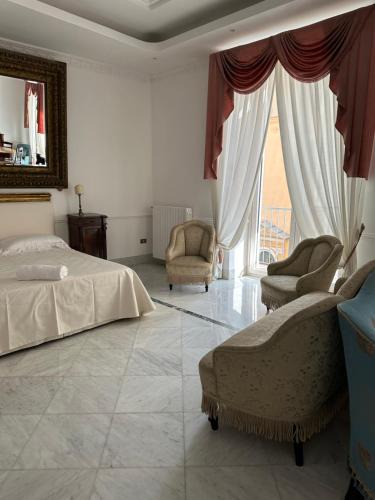 Frattamaggiore Apartment | Luxury suite on the square