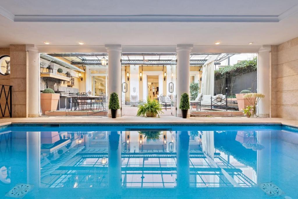 Universita Apartment | Luxury Villa Private Pool