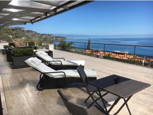 Giardini Naxos Villa | LUXURY, VILLA VITTORIO, Pool, Taormina,Etna & Seaview