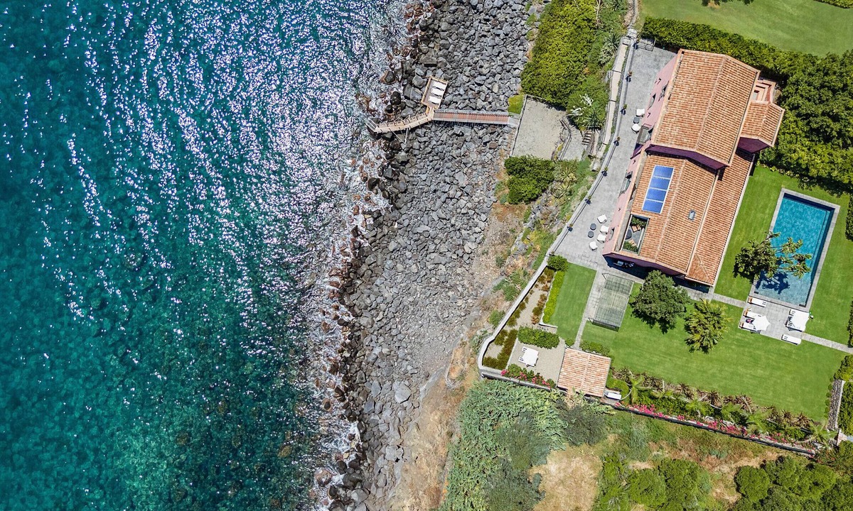 Pozzillo Villa | Luxury villa with pool and direct access to the sea, Pozzillo