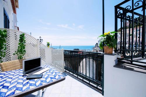 Atrani House | Maison Escher