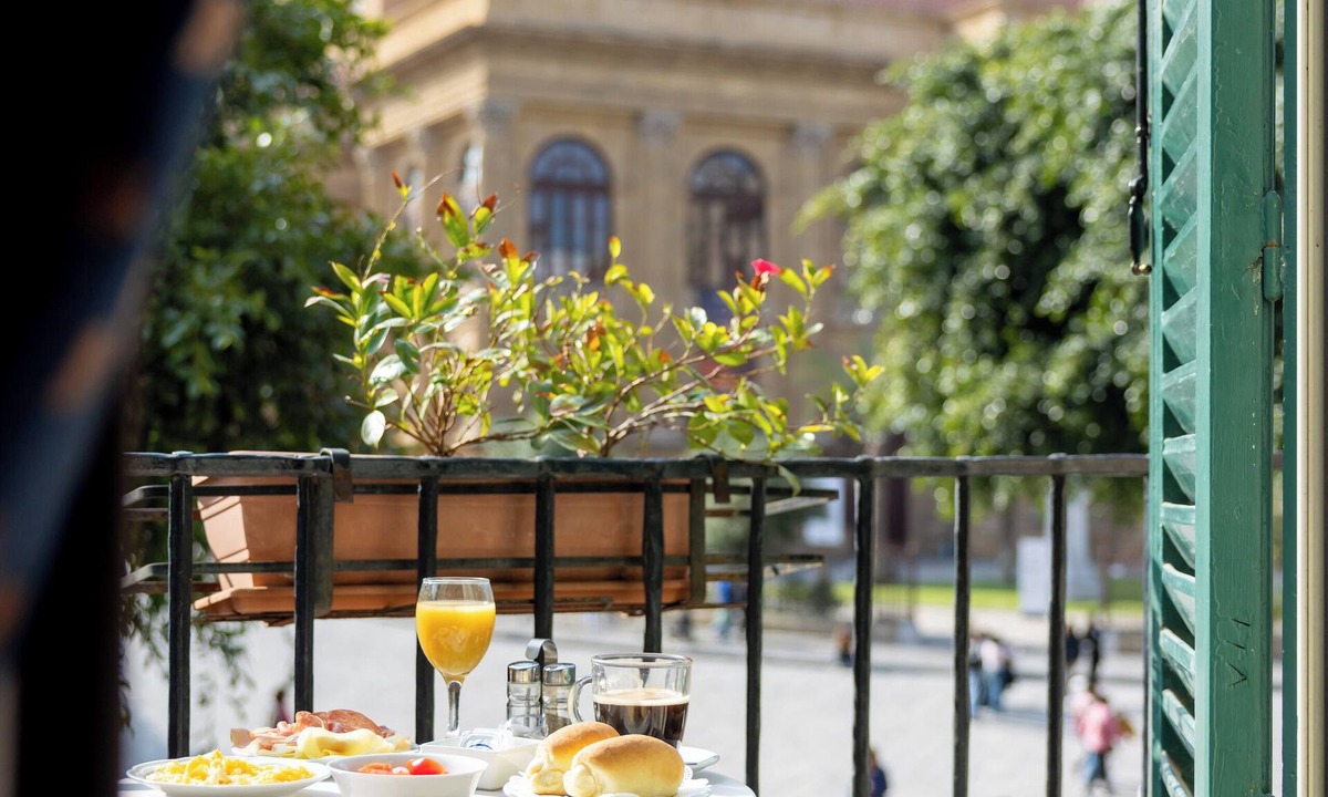 Monte di Pieta Hotel | Massimo Plaza Hotel