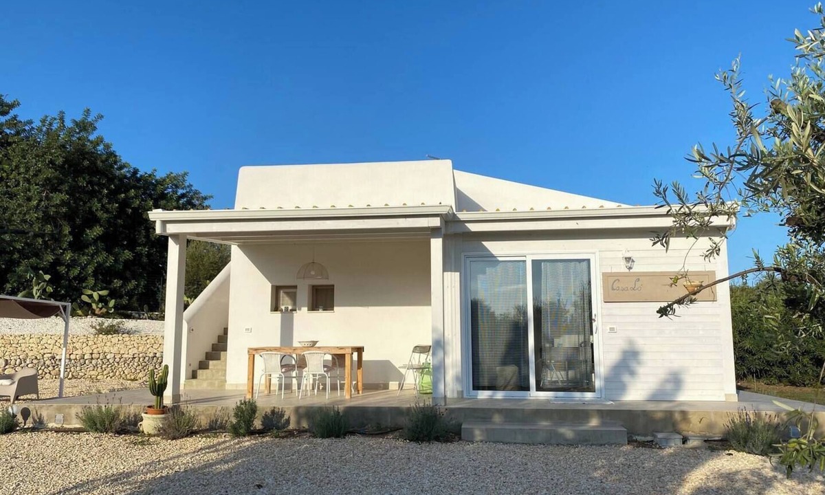 Avola Villa | Mediterranean-style villa surrounded by centuries-old olive and lemon trees