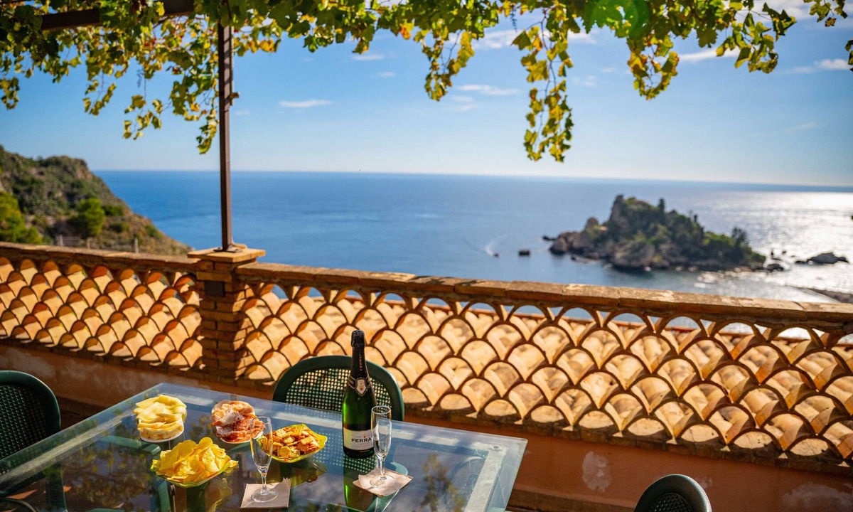 Mazzaro Hotel | Mendolia Beach Hotel