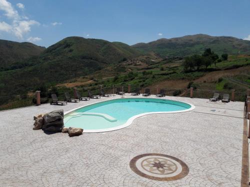San Marco d'Alunzio Hotel | Monte San Giovanni-Nebrodi Rooms