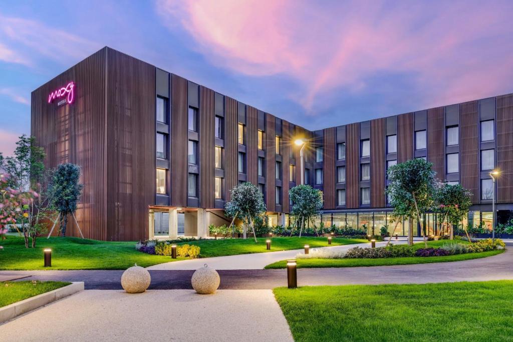 Torre Annunziata Hotel | Moxy Pompeii