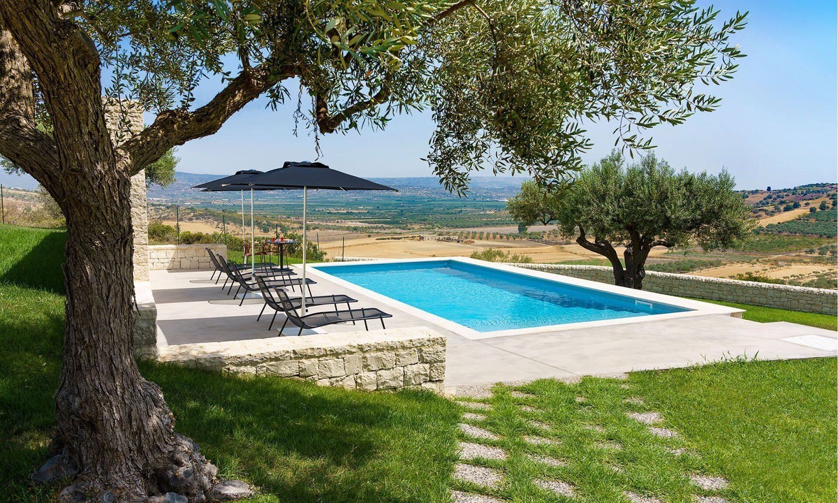 Noto Historic Centre Villa | My Rental Homes - Green Hill with garden, beautiful private pool and a terrace