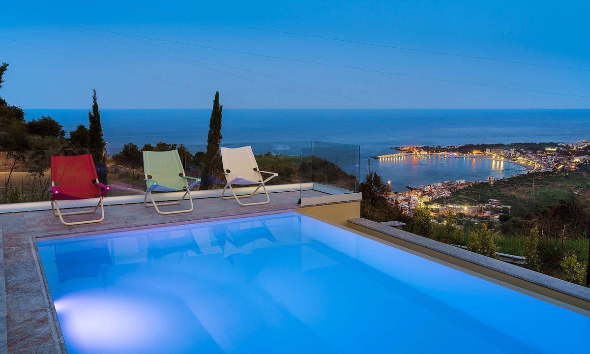Taormina Villa | My Rental Homes - Villa Shelly with swimming pool, terrace and air conditioning