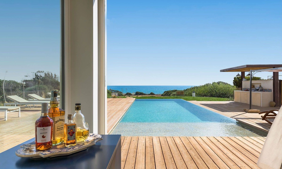 Ragusa Villa | My Rental Homes - Villa Smeralda with pool, garden, sea view