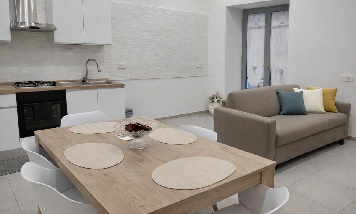 Naples Apartment | Nanninella Holiday Home - Naples Metro Line 1, Bright & Cozy