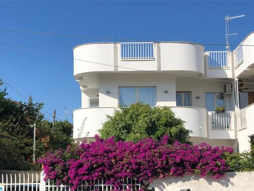 Mondello Villa | Near the beach