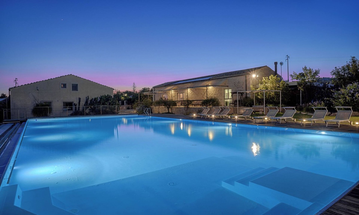Ragusa Villa | New: Wonderful villa with sea view, infinity pool, padel court